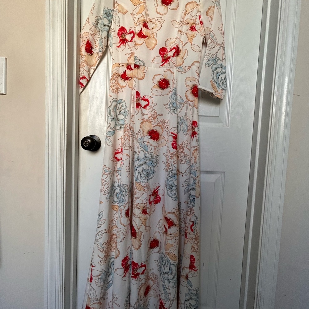 Roolee 3/4 Sleeve Floral Maxi Dress in White with Red and Blue